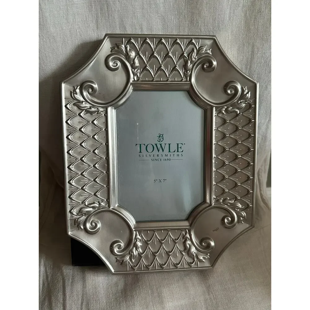Vintage silver plate photo frame by Towle Silversmiths ornate metal 5x7”